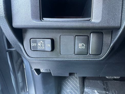 Used 2019 Toyota Tacoma SR5 image 37