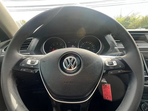Used 2018 Volkswagen Tiguan S FWD image 19