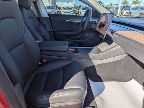 Used 2022 Tesla Model 3 Standard Range image 10