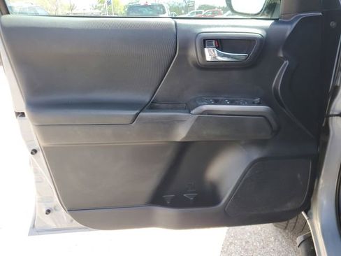 Used 2021 Toyota Tacoma TRD Sport w/ Technology Package RWD image 17