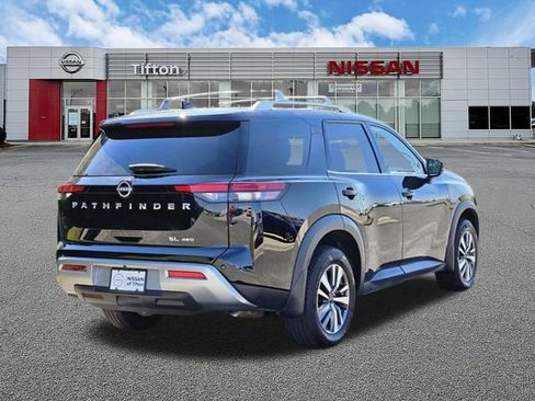 Certified 2025 Nissan Pathfinder SL AWD/4WD image 4