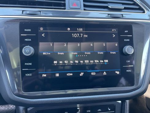 Used 2024 Volkswagen Tiguan SE image 10