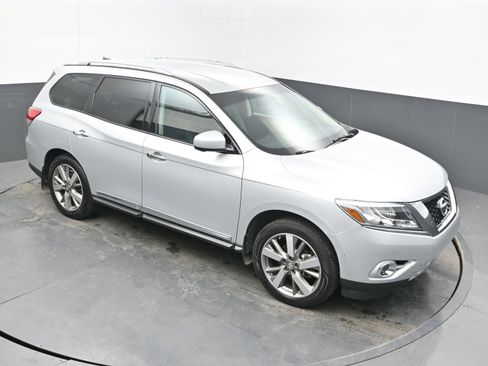 Used 2013 Nissan Pathfinder Platinum image 26