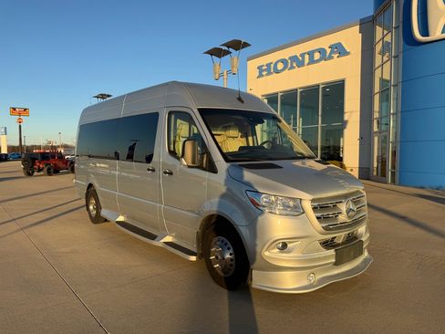 Used 2019 Mercedes-Benz Sprinter 170 image 3