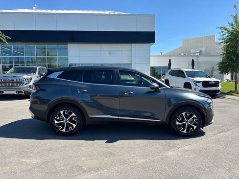 Used 2025 Kia Sportage EX FWD image 12