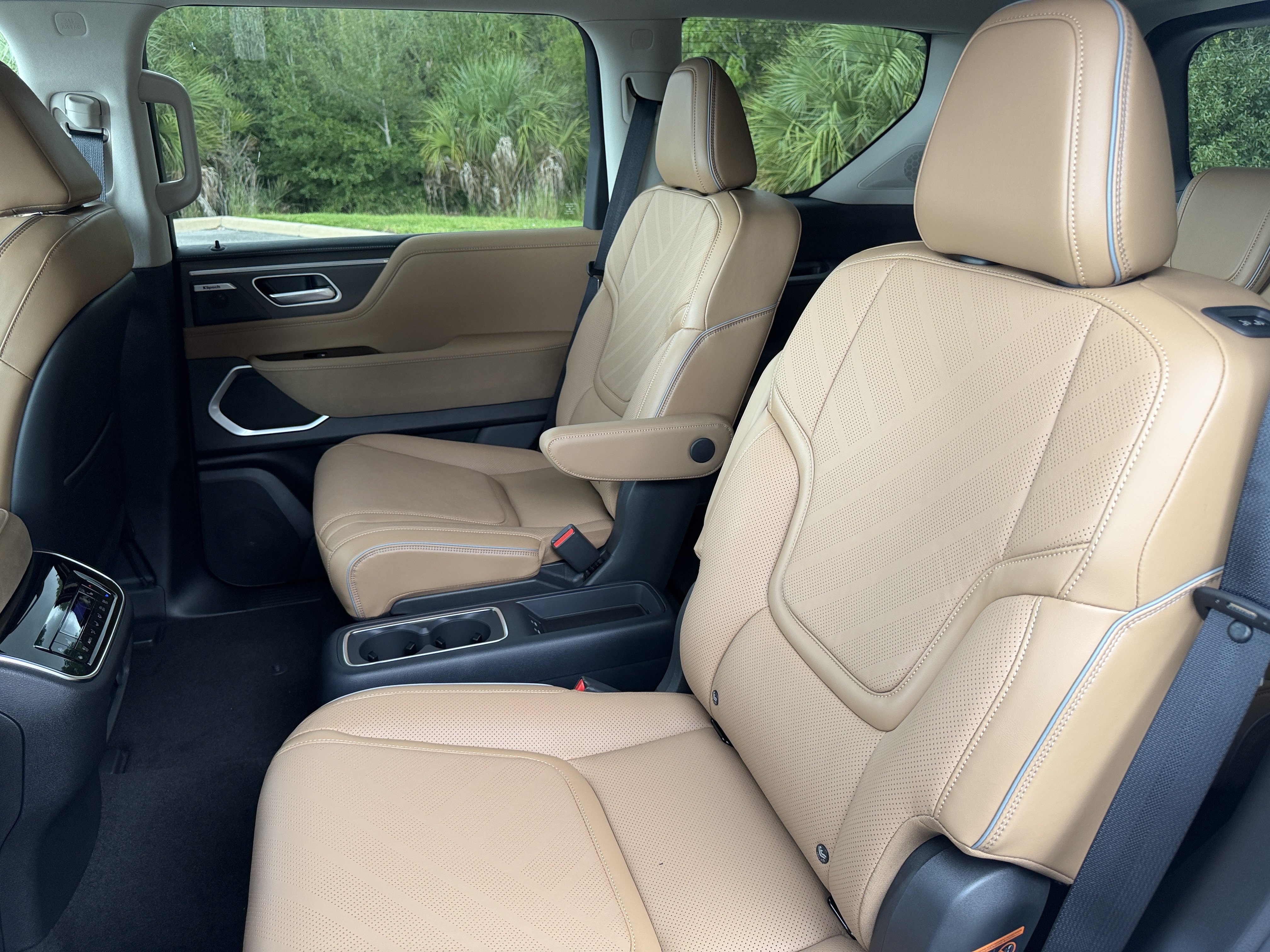 New 2027 INFINITI QX80 Luxe w/ Cargo Package RWD image 19