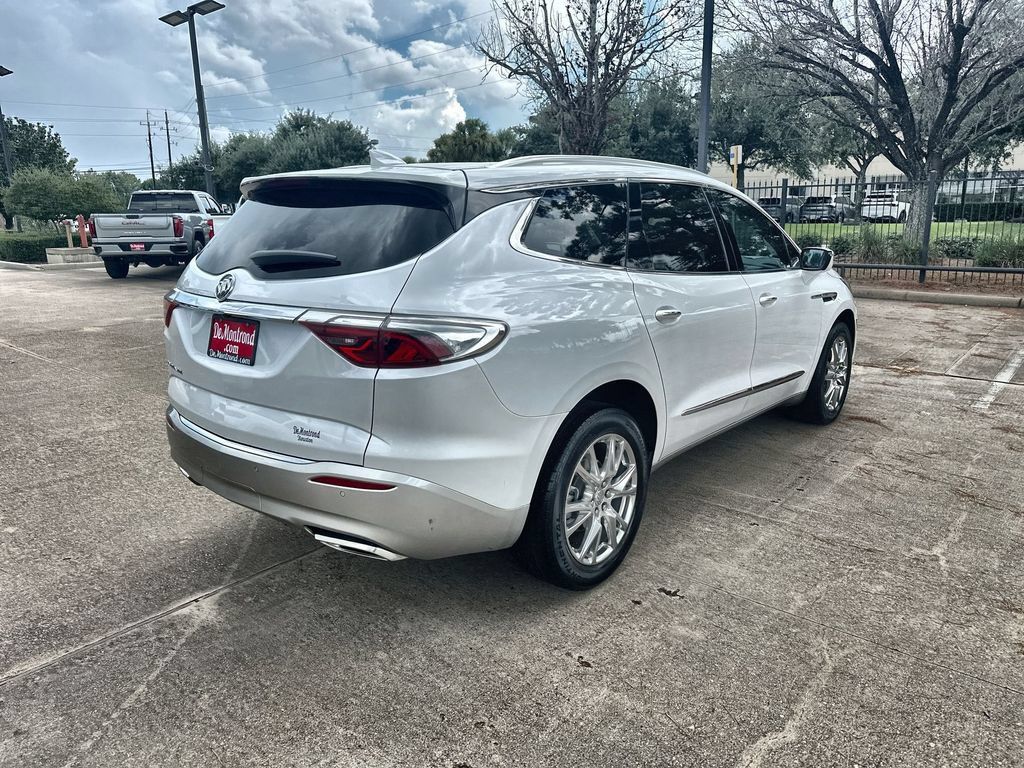 Used 2023 Buick Enclave Essence w/ Experience Buick Package FWD image 11