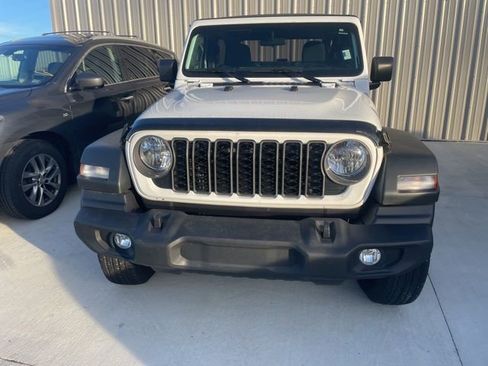 Used 2025 Jeep Wrangler Sport image 3