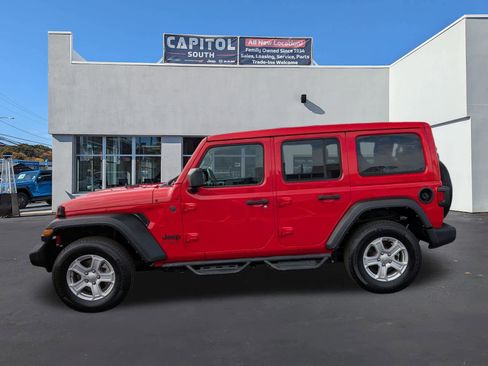 Certified 2022 Jeep Wrangler Unlimited Sport w/ Sun And Sound Package AWD/4WD image 5