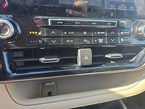 Certified 2021 Toyota Highlander Limited image 18