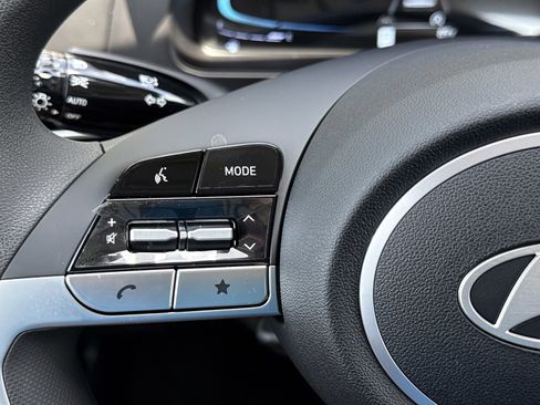 New 2026 Hyundai Elantra SE FWD image 19