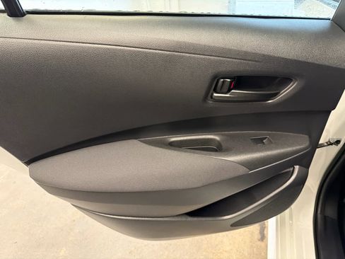 Used 2022 Toyota Corolla LE image 19