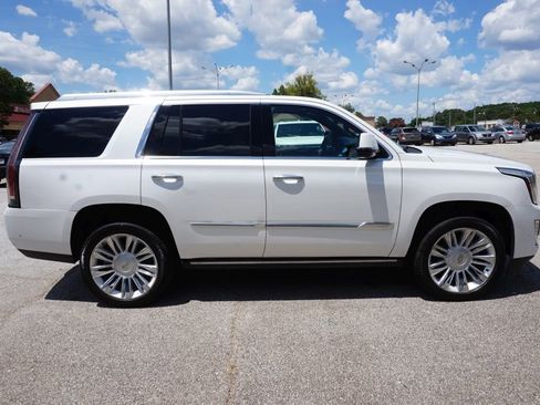 Used 2019 Cadillac Escalade Platinum image 5