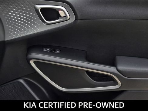 Certified 2025 Kia Soul LX FWD image 8