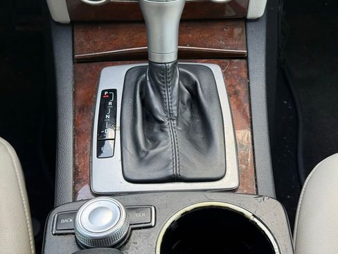 Used 2011 Mercedes-Benz C 300 4MATIC Sedan image 8