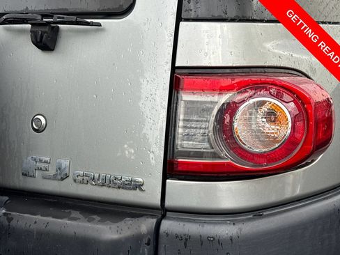 Used 2012 Toyota FJ Cruiser 4WD w/ Upgrade Pkg image 7
