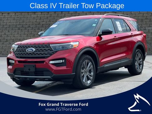 Certified 2023 Ford Explorer XLT w/ Equipment Group 202A AWD/4WD image 1