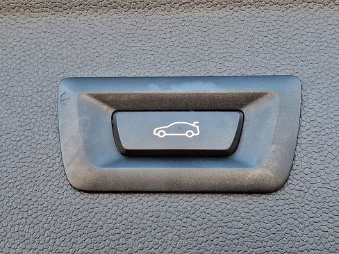 Certified 2025 BMW iX xDrive50 image 29