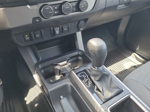 Used 2022 Toyota Tacoma SR5 w/ Technology Package RWD image 28