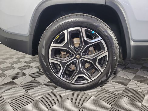 Used 2024 Rivian R1S Adventure AWD/4WD image 12