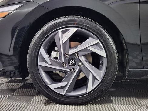 Certified 2025 Hyundai Elantra SEL FWD image 20
