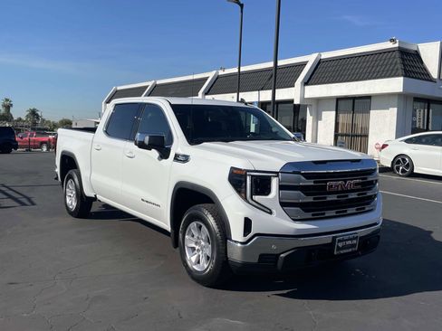 New 2026 GMC Sierra 1500 SLE w/ Preferred Package image 3