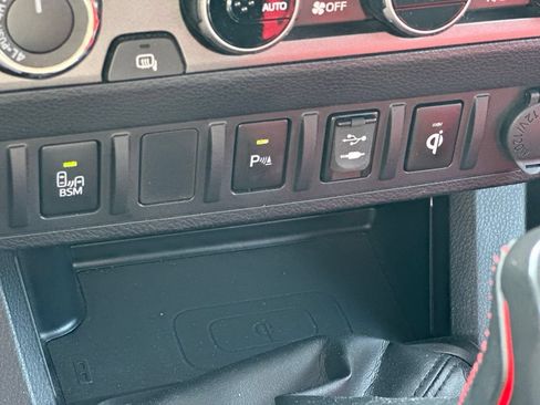 Used 2016 Toyota Tacoma TRD Sport w/ Premium & Technology Package AWD/4WD image 25