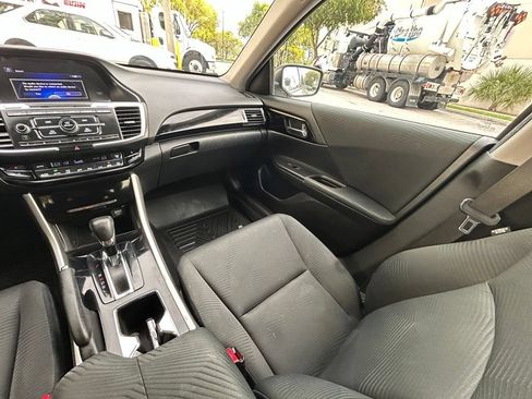 Used 2016 Honda Accord LX image 11