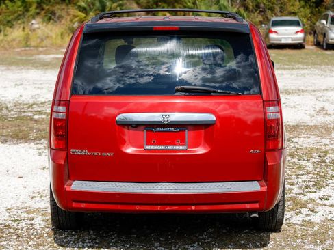 Used 2008 Dodge Grand Caravan SXT image 9