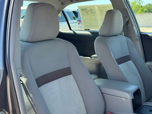 Used 2013 Toyota Camry LE FWD image 10