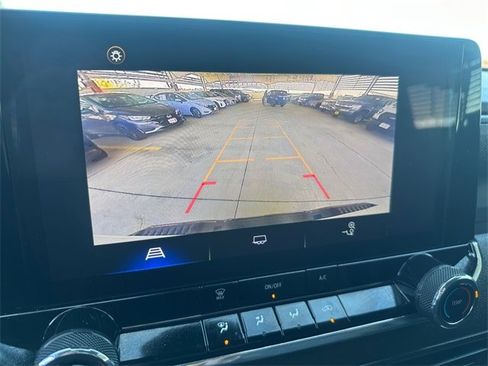 Used 2024 Chevrolet Colorado W/T image 17