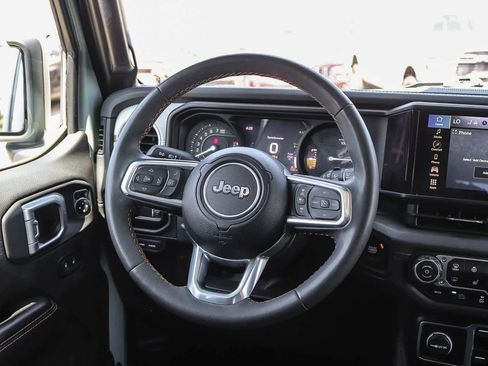 Used 2024 Jeep Wrangler Unlimited Sahara AWD/4WD image 14