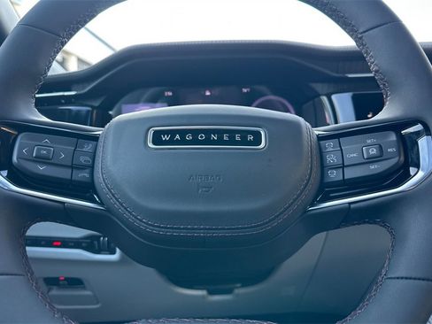 Used 2025 Jeep Wagoneer S Limited image 25