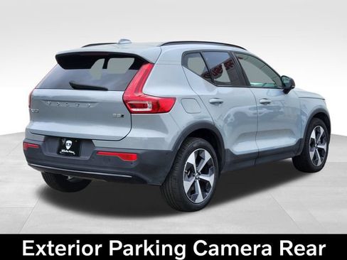 Certified 2025 Volvo XC40 B5 Plus AWD/4WD image 9