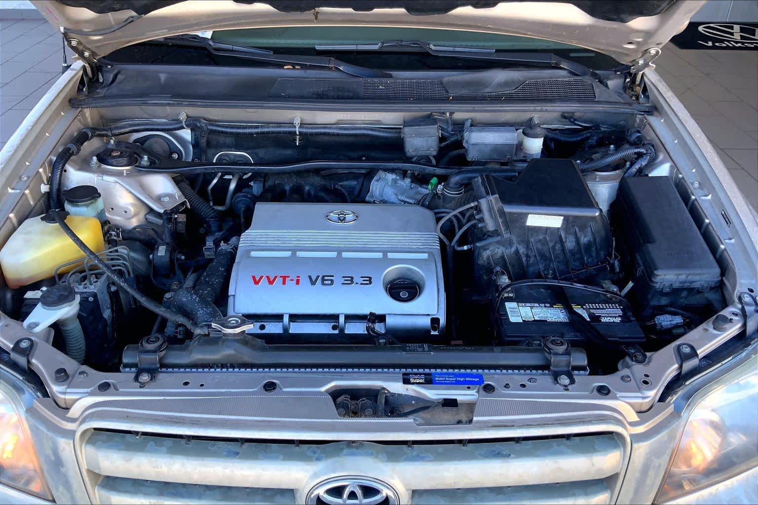 Used 2005 Toyota Highlander 4WD V6 w/ 3rd Row image 9