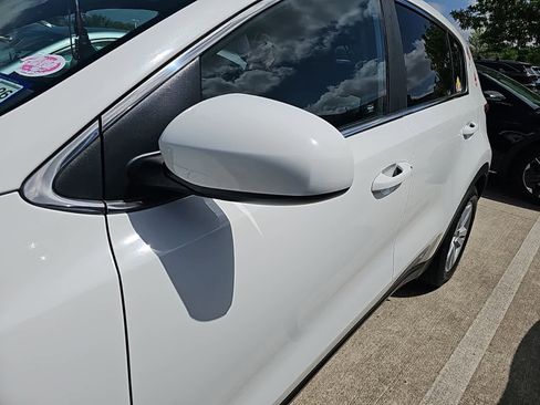 Used 2017 Kia Sportage LX FWD image 3