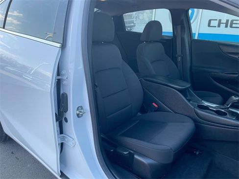Certified 2018 Chevrolet Malibu LT image 27
