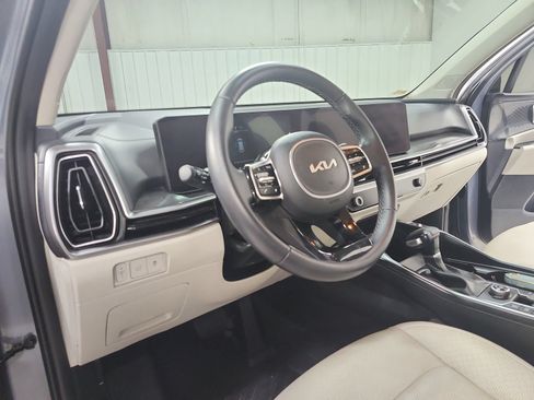 Used 2025 Kia Sorento EX FWD image 19