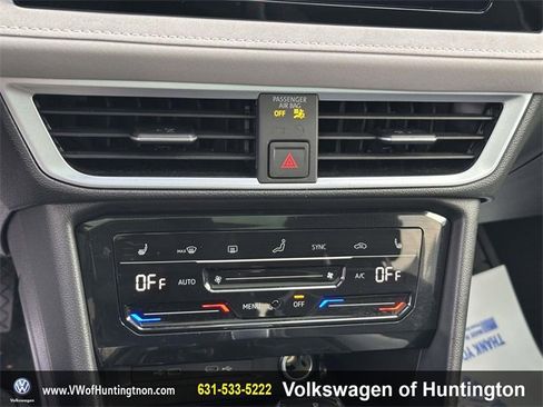 Certified 2025 Volkswagen Taos SE w/ Panoramic Sunroof Package image 29