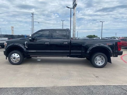 Used 2022 Ford F450 Platinum w/ FX4 Off-Road Package AWD/4WD image 2