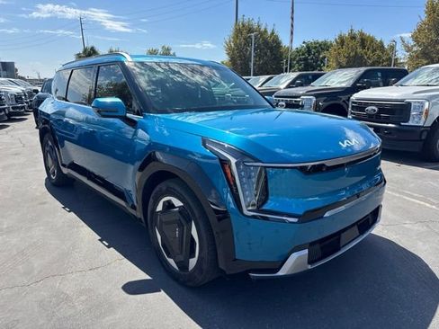 Used 2024 Kia EV9 Land AWD/4WD image 4