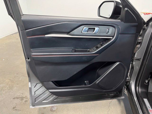 Used 2025 Ford Explorer ST-Line AWD/4WD image 25