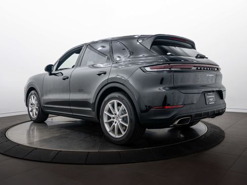 Certified 2026 Porsche Cayenne AWD/4WD image 3