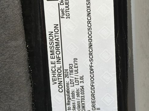 Used 2024 GMC Sierra 1500 AT4 w/ Technology Package image 10