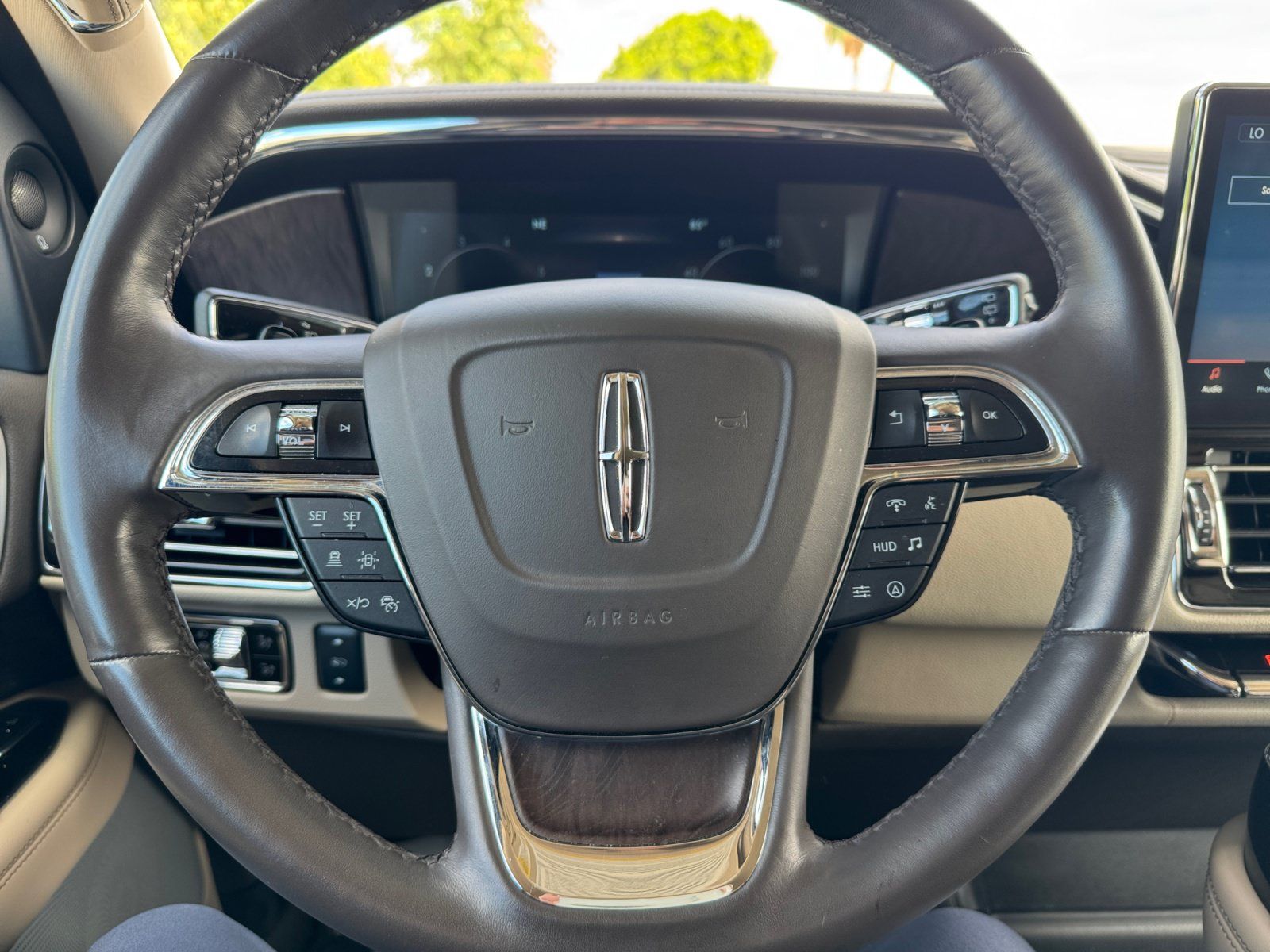 Used 2023 Lincoln Navigator Reserve RWD image 9