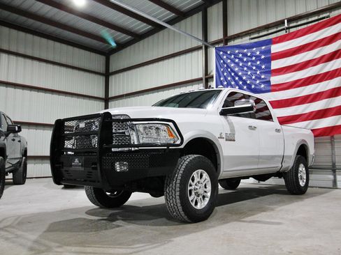 Used 2015 RAM 2500 Laramie w/ Convenience Group AWD/4WD image 3