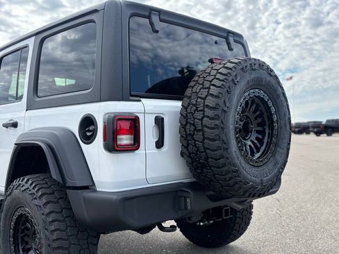 Used 2026 Jeep Wrangler Unlimited Sport AWD/4WD image 12