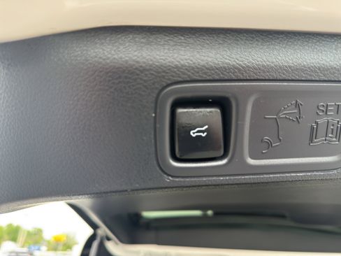 Used 2024 Ford Expedition Max XLT AWD/4WD image 9