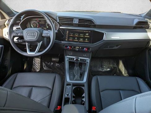 Certified 2025 Audi Q3 2.0T Premium Plus w/ Premium Plus Package image 19