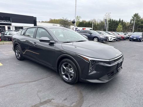 Used 2025 Kia K4 FWD image 9